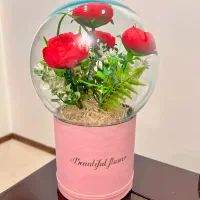 گل رز مصنوعی لوکس داخل گوی شیشه‌ای