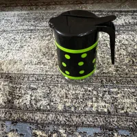 لیوان استکان پایه طلایی سینی و غیره به فروش می‌رسد