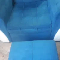 مبل راحتی با ۳عدد جلوی مبل