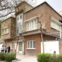 ویلایی250متری-جنوبی-سه-طبقه-مستقل-نزدیک-به-حاشیه