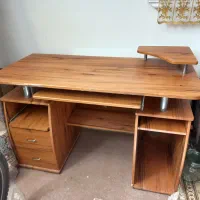 میز کامپیوتر کارکرده