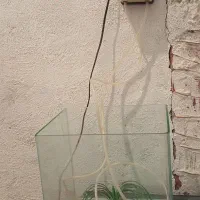 اکواریوم شیشه خم سالم با لوازم