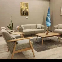 مبل راحتی هفت نفره با پایه‌های چوبی