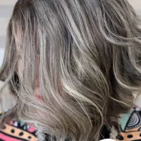 خدمات رنگ‌و لایت با بهترین متریال