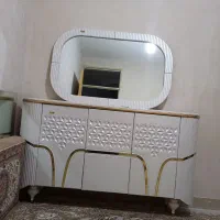 میز تلویزیون و آینه کنسول