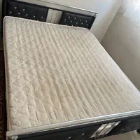 تخت فلزی