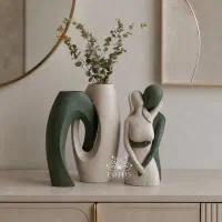 گلدان و مجسمه