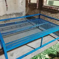 تخت آهنی