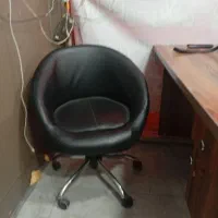 دو عدد صندلی آرایشگاهی و ا عدد سناتور انتظار