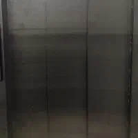 درب طبقه آسانسور و ریل اسانسور