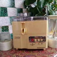 آب میوه گیری نو با تجهیزات