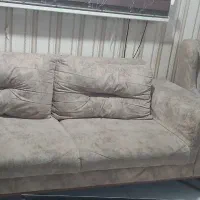 مبل کرم رنگ بدون فرورفتگی در حد نو