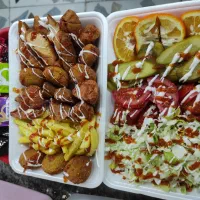 نیازمند نیروی کار کرده در فست فود