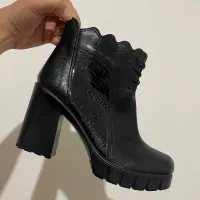 نیم بوت پاشنه دار سایز۴۰نو