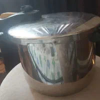 زودپز ۶ لیتری استیل المانی در حد نو