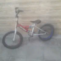 دوچرخه نو است فقت زنجیر وساچمه میخواهد