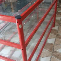 فروش ویترین شیشه ای درحد نو