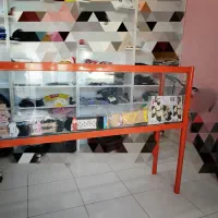 ویترین شیشه ای مغازه