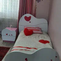 تخت نوجوان