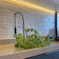 مرجع کاشی بین کابینتی آجری با نصاب