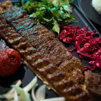 استخدام پرسنل در باغ رستوران