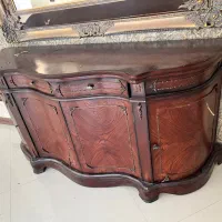آینه و کنسول کار کرده