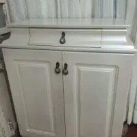 جاکفشی و آینه کنسول جدید و تمیز