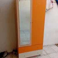 کمد لباس به همراه آینه قدی