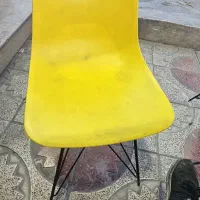 ۸عددصندلی و۳عدد میز ۴نفره بفروش میرسد