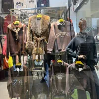 رگال و فنس ویترین