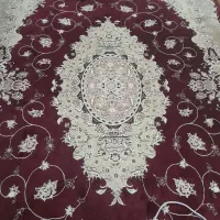 فرش با گل ابریشم
