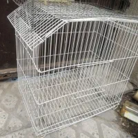 تعدادی قفس پرنده