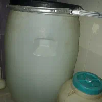 ۲ عدد دبه ۱۰۰ لیتری و ۱۲۰ لیتری