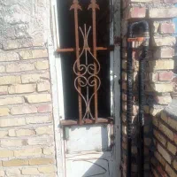 درب حیاط خلوت