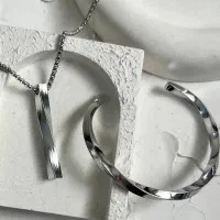 ست گردنبند و بنگل نقره ای زیبا
