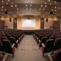 مرکز همایش ۷۰۰ نفره با پارکینگ اختصاصی