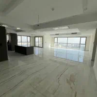 ۱۳۰متر،سالن پرده خور،۳خواب،ویو ابدی