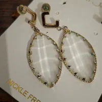 گوشواره رزین