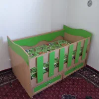 تخت و کمد کودک