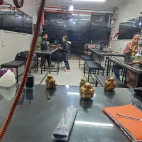 همکار برای کار در قهوه خانه