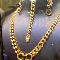 ادمین حضوری خانم طلافروشی