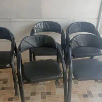 صندلی آهنی