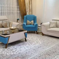 مبل راحتی و میز نهارخوری