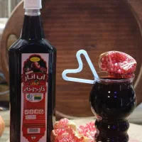 آب انار آب زرشک آب آلبالو