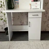 میز تحریر سفید درحد نو
