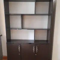 یک عدد کتابخانه کمد ۵ تومن