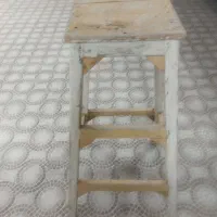 چهار پایه چوبی