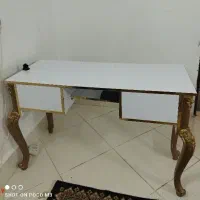 میز کاشت ناخن یا تحریر