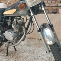 متورسیکلت مدل 82