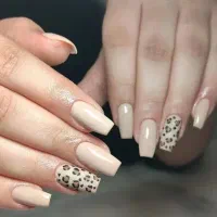 کاشت ترمیم ناخن (آف ویژه )